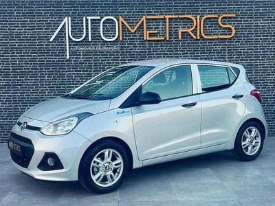 Cinza Usado 2014 Hyundai i10 Select Citadino | € 7.500 (Preço justo)