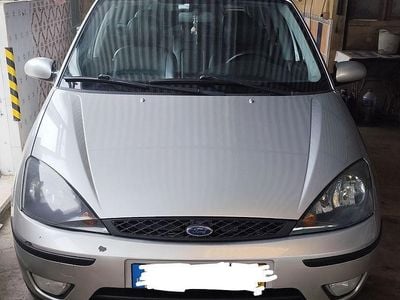 Usado 2003 Ford Focus Ghia Sedan | € 3.000 (Preço elevado)