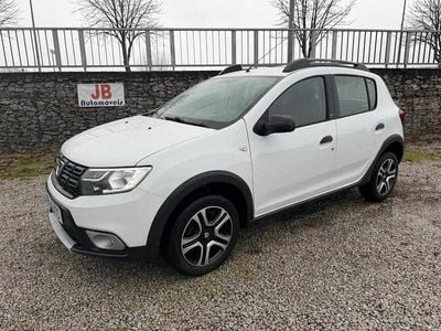 Usado Dacia Sandero Stepway 90 HP (66 kW) 2018 Branco SUV