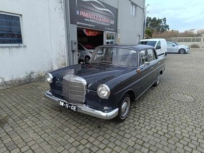 Cinzento Usado 1965 Mercedes 190 Sedan | € 17.900