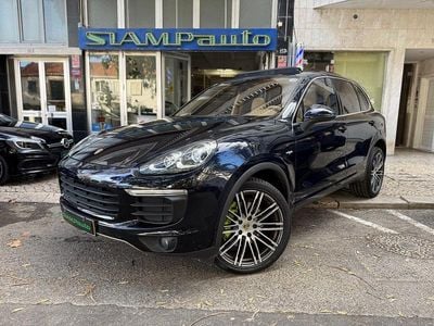 Azul Usado 2014 Porsche Cayenne Platinum Edition SUV | € 40.000