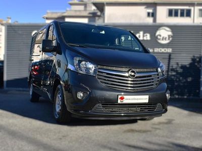 Usado Opel Vivaro 145 HP (106 kW) 2017 Preto Monovolume