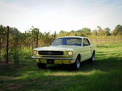 Amarelo Usado 1965 Ford Mustang Coupé | € 47.500