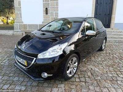 Preto Usado 2015 Peugeot 208 Citadino | € 6.750 (Preço justo)