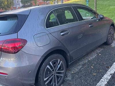 Cinzento Usado 2024 Mercedes A250 | € 32.000 (Bom preço)