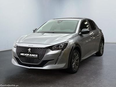 Peugeot e-208