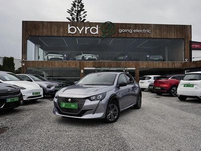 Cinza Usado 2022 Peugeot e-208 Active Citadino | € 17.900 (Preço justo)