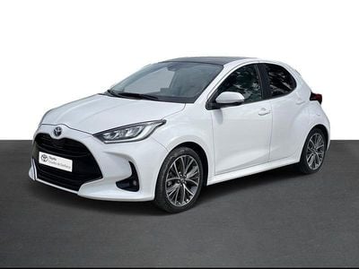 Branco (pintura metalizada especial) Usado 2024 Toyota Yaris Luxury Sedan | € 27.750 (Caro)