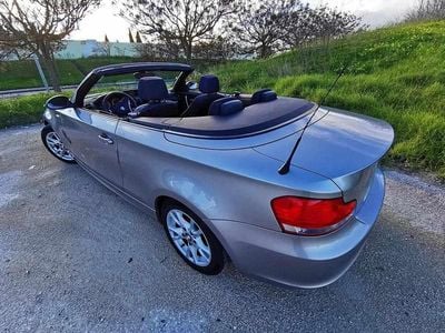 Cinzento Usado 2009 BMW 118 Cabriolet Cabrios | € 11.250