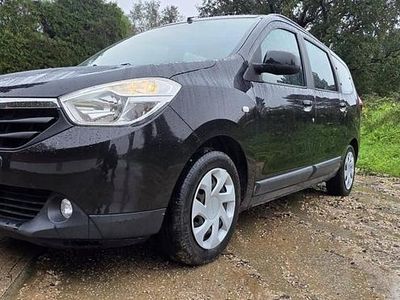 Usado Dacia Lodgy Comfort Plus 109 HP (80 kW) 2015 Preto Monovolume