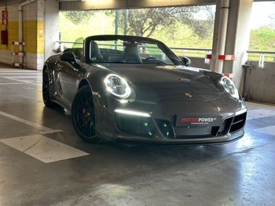 Porsche 911 Carrera 4 GTS