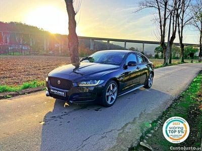 Usado Jaguar XE R-Sport 180 HP (132 kW) 2015 Preto Sedan
