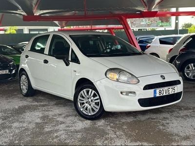 Branco Usado 2018 Fiat Punto Dynamic Citadino | € 9.950 (Preço elevado)
