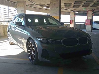 Usado BMW 330e Shadowline 292 HP (214 kW) 2025 Cinzento Carrinha