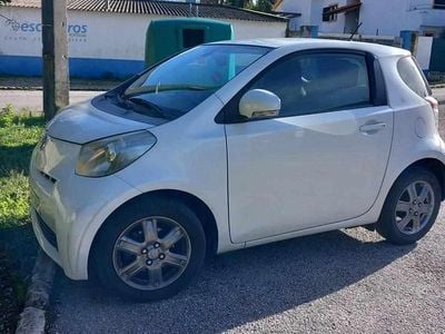 Usado Toyota iQ 68 HP (50 kW) 2010 Branco Citadino