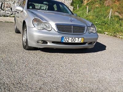 Usado 2002 Mercedes C200 Sedan | € 6.000 (Caro)