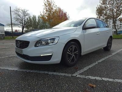 Usado 2016 Volvo V60 Carrinha | € 16.500 (Preço justo)