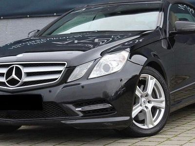 Preto Usado 2012 Mercedes E200 Avantgarde Cabrios | € 23.990
