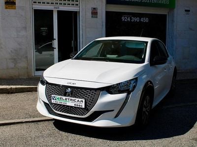 Peugeot e-208