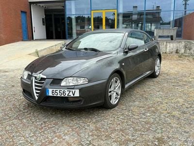 Cinzento Usado 2005 Alfa Romeo GT Coupé | € 4.450