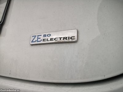 Branco Usado 2020 Renault Zoe Zen Citadino | € 12.950 (Preço justo)