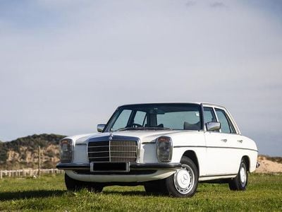 Branco Usado 1974 Mercedes 240 | € 7.500