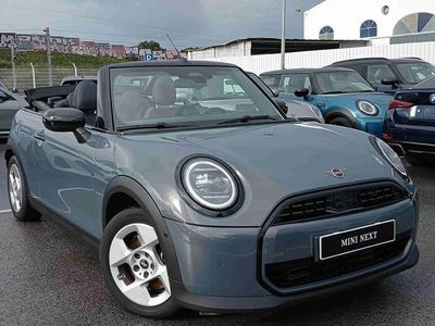 Usado Mini Cooper Cabriolet Classic 163 HP (119 kW) 2025 Vermelho Cabrios