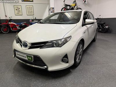 Branco Usado 2013 Toyota Auris Hybrid Sport Citadino | € 14.900