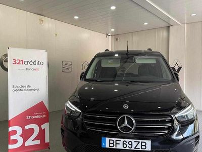Preto Usado 2023 Mercedes T180 Monovolume | € 32.900