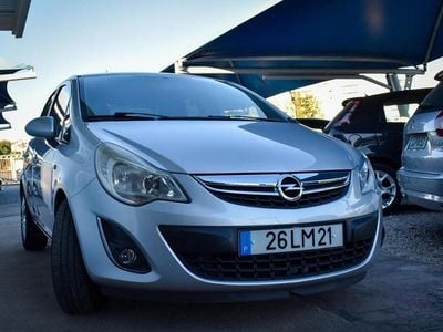 Cinzento Usado 2011 Opel Corsa | € 5.850 (Preço justo)