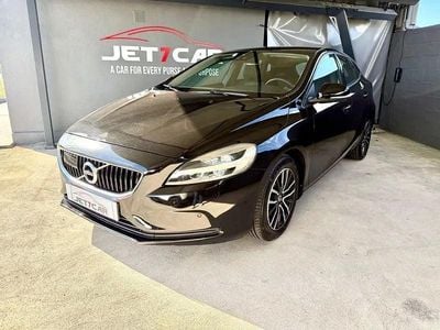 Preto Usado 2017 Volvo V40 Momentum Carrinha | € 17.490 (Preço justo)