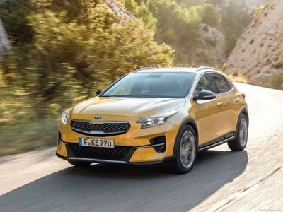 Usado Kia XCeed 141 HP (103 kW) 2022 Cinzento SUV