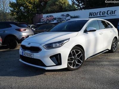 Branco Usado 2022 Kia ProCeed GT-Line Citadino | € 17.450 (Preço justo)