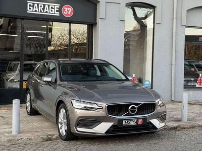 Cinza Usado 2019 Volvo V60 Momentum Carrinha | € 17.990 (Preço justo)