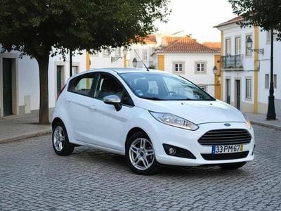 Branco Usado 2015 Ford Fiesta Citadino | € 10.650 (Preço justo)