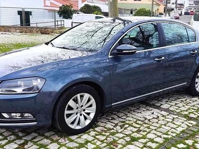 Usado VW Passat 105 HP (77 kW) 2013 Cinzento Sedan