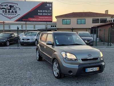 Cinza Usado 2012 Kia Soul SUV | € 7.400