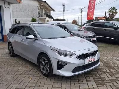 Cinzento Usado 2021 Kia Ceed Citadino | € 19.900 (Preço justo)