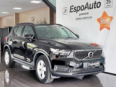 Preto Usado 2021 Volvo XC40 Momentum SUV | € 24.990 (Preço justo)