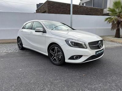 Branco Usado 2013 Mercedes A180 Urban Citadino | € 14.300 (Preço justo)