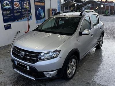 Usado Dacia Sandero Stepway 90 HP (66 kW) 2013 Sedan