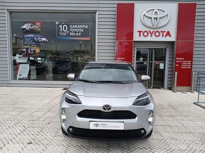 Cinza (pintura metalizada) Usado 2024 Toyota Yaris Comfort | € 26.750