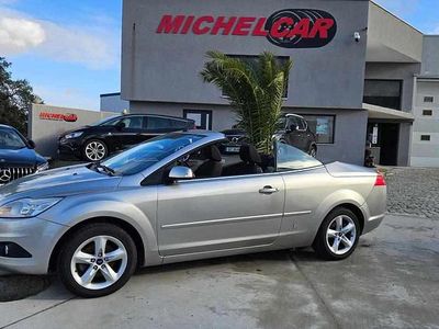 Usado Ford Focus 101 HP (74 kW) 2009 Cinzento Sedan