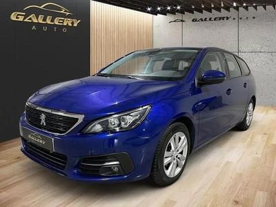 Usado Peugeot 308 SW Active 130 HP (95 kW) 2019 Azul Carrinha