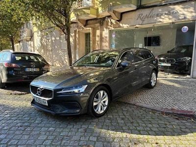 Usado Volvo V60 Momentum 197 HP (144 kW) 2021 Cinza Carrinha