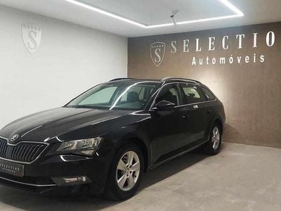 Usado Skoda Superb Ambition 120 HP (88 kW) 2017 Preto Carrinha