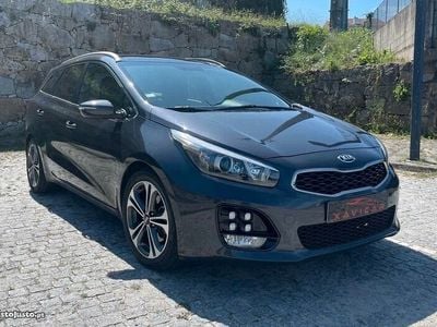 Usado Kia Ceed GT GT-Line 136 HP (100 kW) 2015 Cinza Carrinha