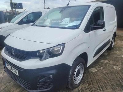 Usado Peugeot Partner 131 HP (96 kW) 2024 Branco Monovolume