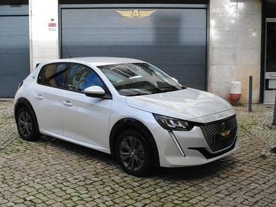 Branco Usado 2021 Peugeot e-208 Active Citadino | € 16.490 (Preço justo)