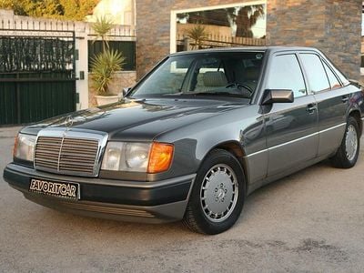 Usado Mercedes E300 Avantgarde 108 HP (79 kW) 1994 Cinza Sedan